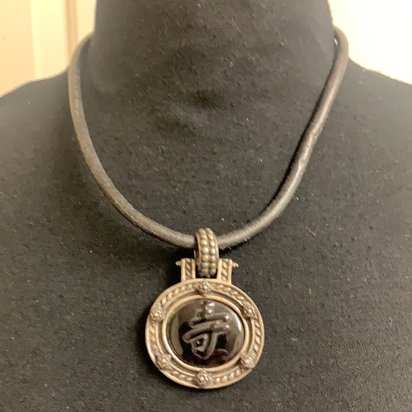 Silver andblack necklace with design. - Picture 3 of 7